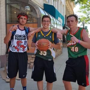 Meet your Posher, Max